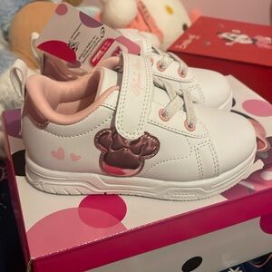 New with tags. Minnie Disney shoes